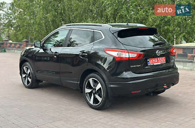 Позашляховик / Кросовер Nissan Qashqai 2014 в 