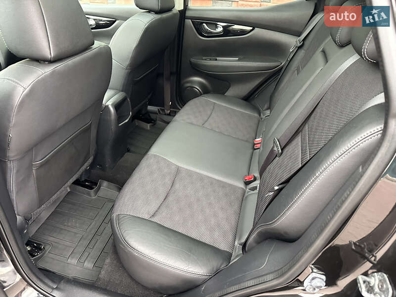 Внедорожник / Кроссовер Nissan Qashqai 2014 в Ровно