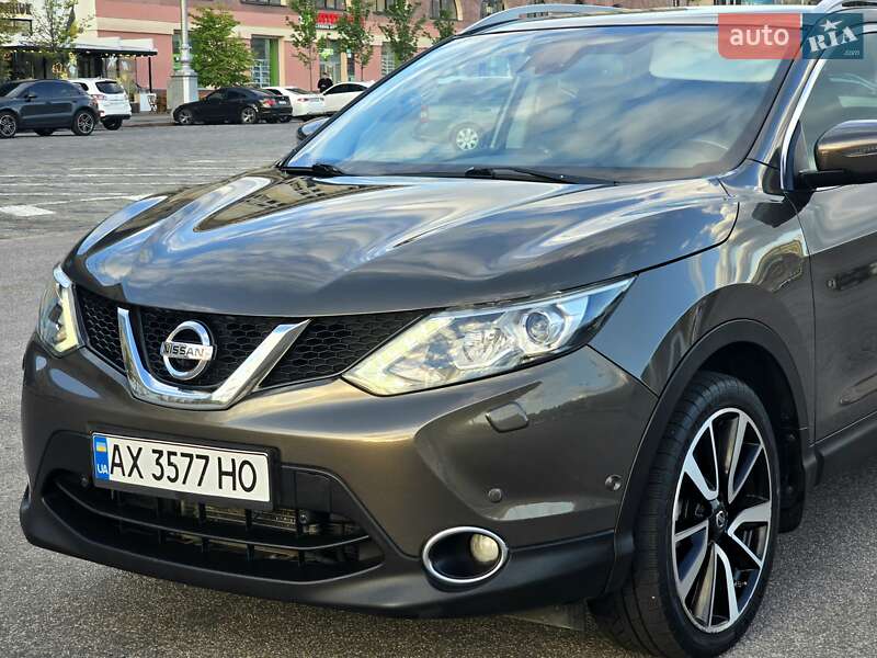Внедорожник / Кроссовер Nissan Qashqai 2015 в Харькове