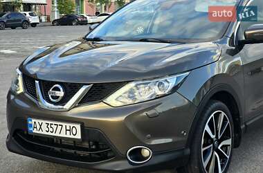 Позашляховик / Кросовер Nissan Qashqai 2015 в 