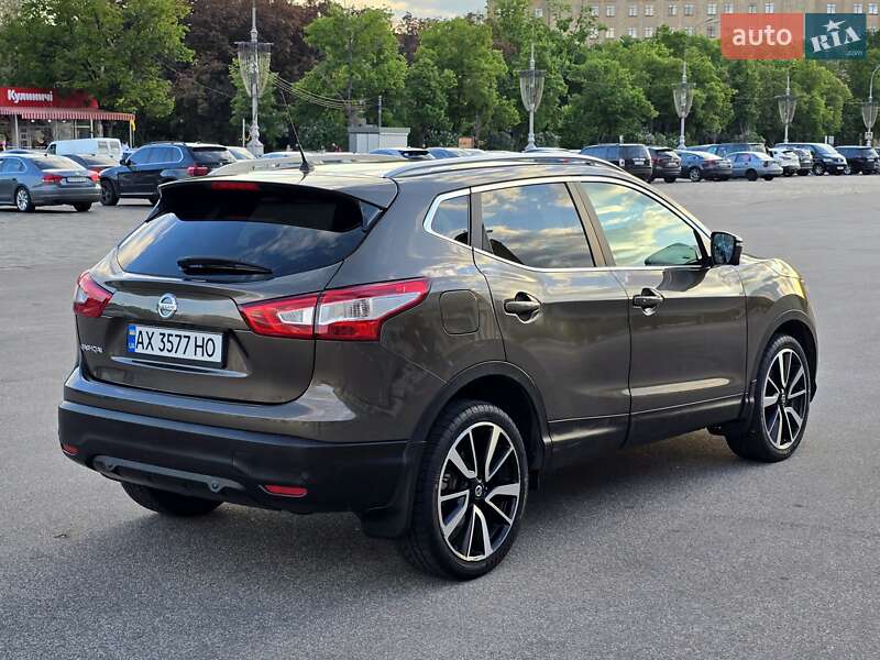Внедорожник / Кроссовер Nissan Qashqai 2015 в Харькове