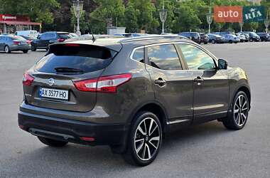 Позашляховик / Кросовер Nissan Qashqai 2015 в 