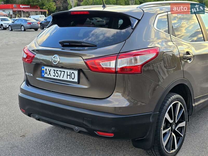 Внедорожник / Кроссовер Nissan Qashqai 2015 в Харькове
