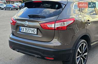 Позашляховик / Кросовер Nissan Qashqai 2015 в 