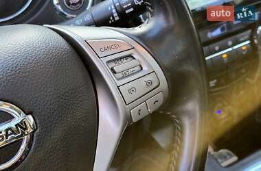Позашляховик / Кросовер Nissan Qashqai 2015 в 