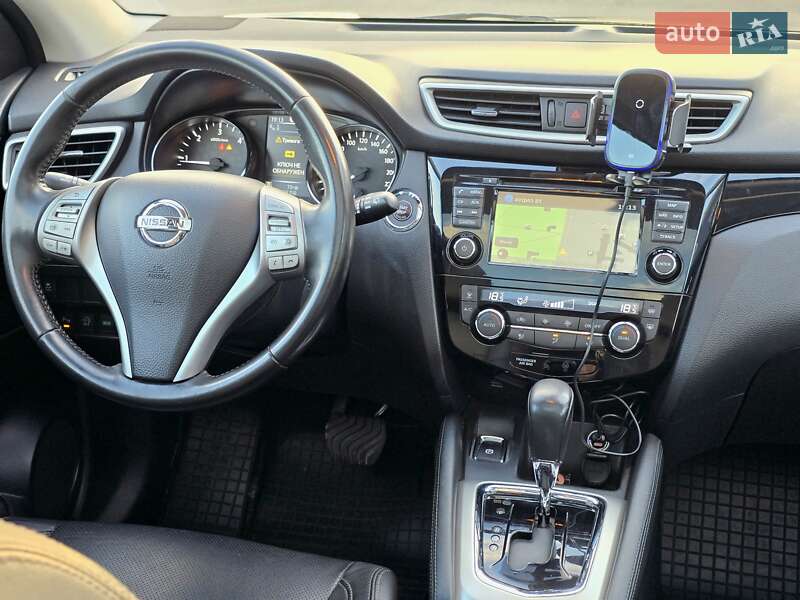 Внедорожник / Кроссовер Nissan Qashqai 2015 в Харькове