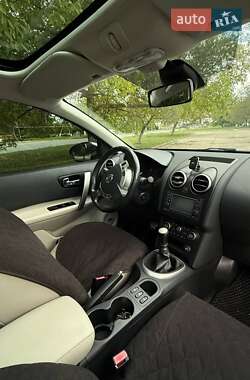 Внедорожник / Кроссовер Nissan Qashqai 2010 в 