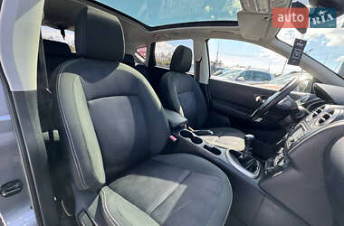 Позашляховик / Кросовер Nissan Qashqai 2013 в 
