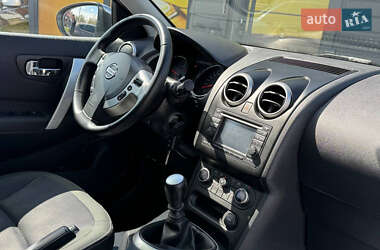 Позашляховик / Кросовер Nissan Qashqai 2013 в 