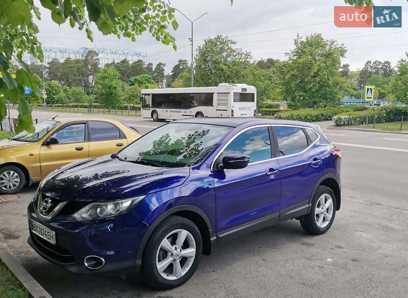 Внедорожник / Кроссовер Nissan Qashqai 2014 в 
