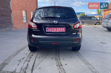 Позашляховик / Кросовер Nissan Qashqai 2010 в 