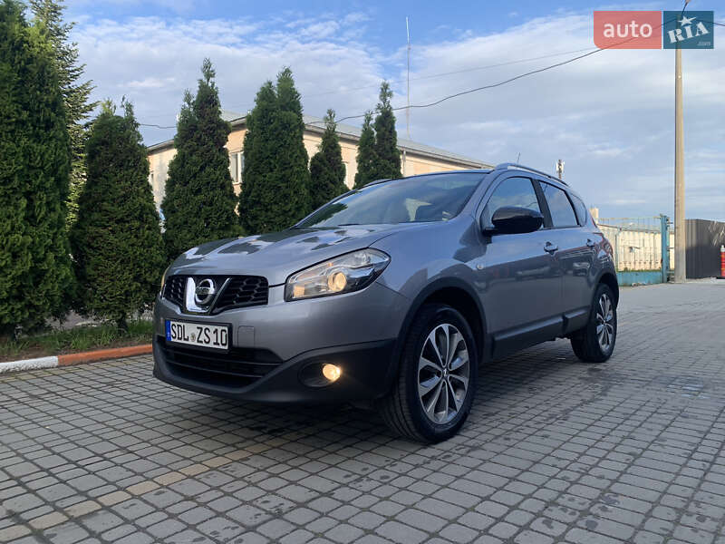 Позашляховик / Кросовер Nissan Qashqai 2010 в 