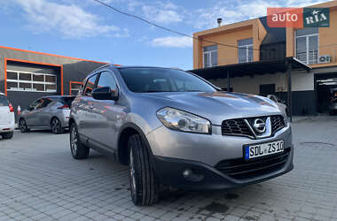Позашляховик / Кросовер Nissan Qashqai 2010 в 