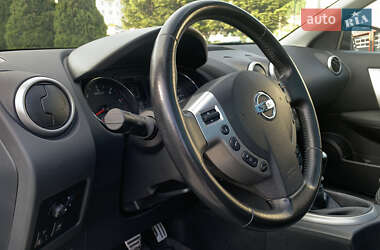 Позашляховик / Кросовер Nissan Qashqai 2010 в 