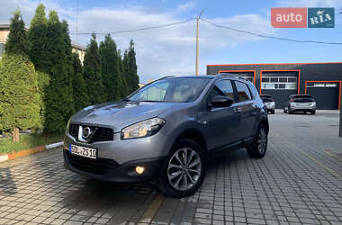 Позашляховик / Кросовер Nissan Qashqai 2010 в 
