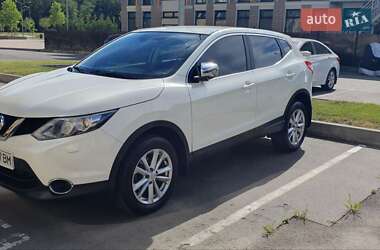 Внедорожник / Кроссовер Nissan Qashqai 2015 в Киеве