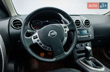 Позашляховик / Кросовер Nissan Qashqai 2012 в 