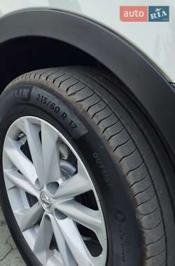 Позашляховик / Кросовер Nissan Qashqai 2014 в 