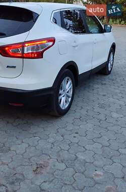 Позашляховик / Кросовер Nissan Qashqai 2014 в 