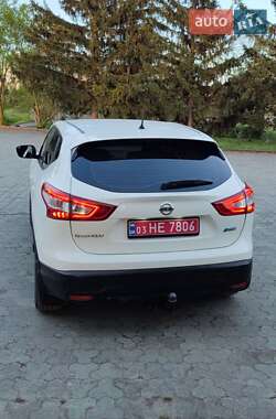 Позашляховик / Кросовер Nissan Qashqai 2014 в 