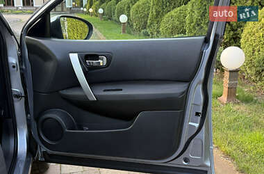 Позашляховик / Кросовер Nissan Qashqai 2011 в 