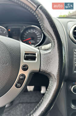 Внедорожник / Кроссовер Nissan Qashqai 2013 в 