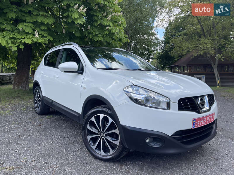 Внедорожник / Кроссовер Nissan Qashqai 2011 в 