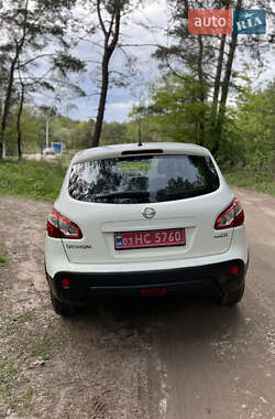 Позашляховик / Кросовер Nissan Qashqai 2011 в 