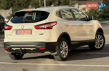 Внедорожник / Кроссовер Nissan Qashqai 2014 в 