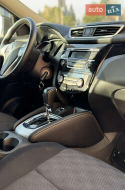 Внедорожник / Кроссовер Nissan Qashqai 2014 в 