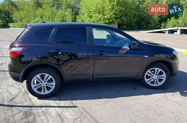 Внедорожник / Кроссовер Nissan Qashqai 2012 в 