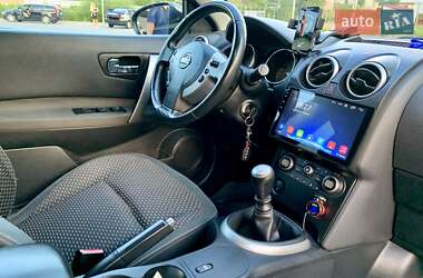 Позашляховик / Кросовер Nissan Qashqai 2010 в 