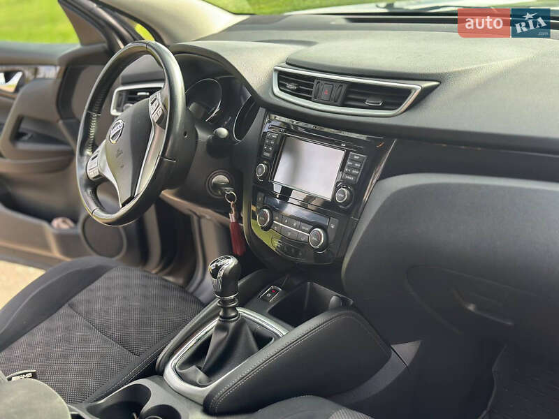 Внедорожник / Кроссовер Nissan Qashqai 2015 в Теофиполе