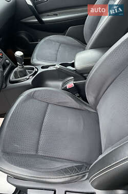 Позашляховик / Кросовер Nissan Qashqai 2013 в 