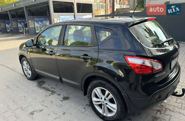 Позашляховик / Кросовер Nissan Qashqai 2011 в 