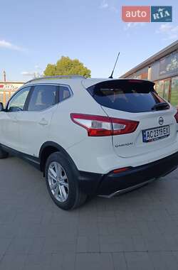 Внедорожник / Кроссовер Nissan Qashqai 2014 в 