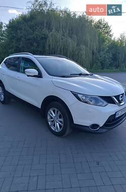 Внедорожник / Кроссовер Nissan Qashqai 2014 в 