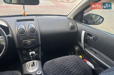 Внедорожник / Кроссовер Nissan Qashqai 2009 в 