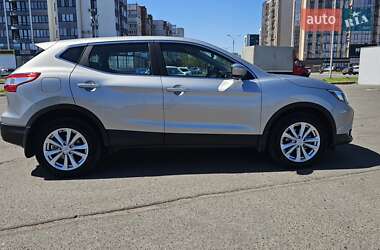 Внедорожник / Кроссовер Nissan Qashqai 2014 в 
