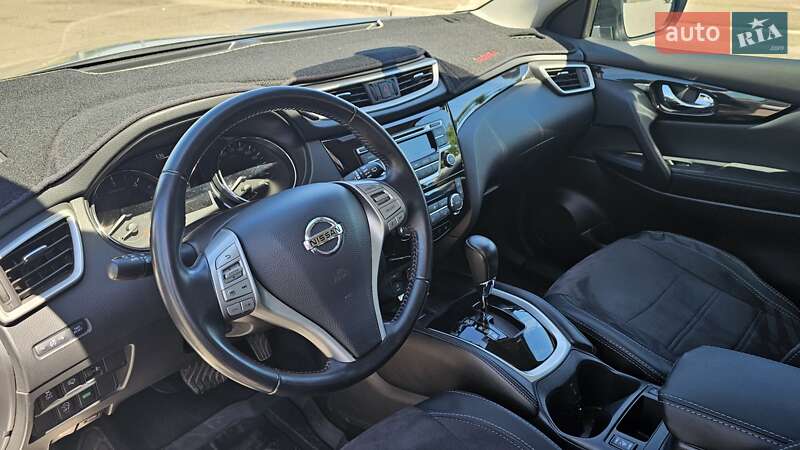 Позашляховик / Кросовер Nissan Qashqai 2014 в Черкасах фото 15 Позашляховик / Кросовер Nissan Qashqai 2014 в Черкасах