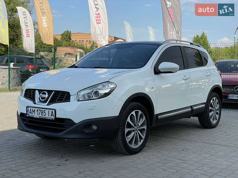 Внедорожник / Кроссовер Nissan Qashqai 2012 в 