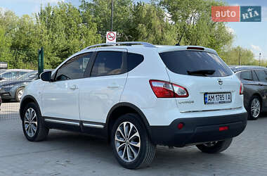 Внедорожник / Кроссовер Nissan Qashqai 2012 в 