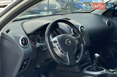 Внедорожник / Кроссовер Nissan Qashqai 2012 в 