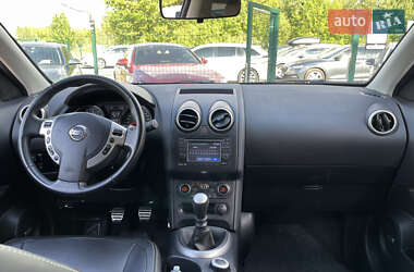Внедорожник / Кроссовер Nissan Qashqai 2012 в 