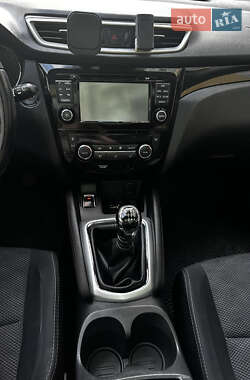 Внедорожник / Кроссовер Nissan Qashqai 2014 в 