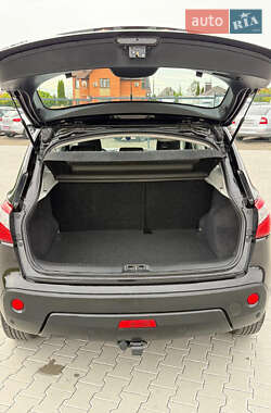 Внедорожник / Кроссовер Nissan Qashqai 2011 в 