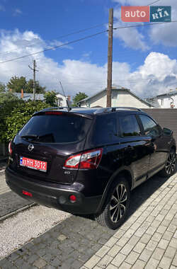 Внедорожник / Кроссовер Nissan Qashqai 2012 в 