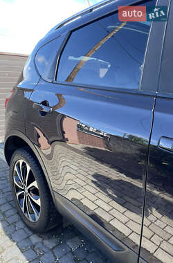 Внедорожник / Кроссовер Nissan Qashqai 2012 в 