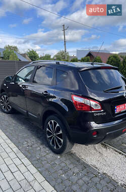 Внедорожник / Кроссовер Nissan Qashqai 2012 в 