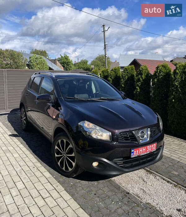 Внедорожник / Кроссовер Nissan Qashqai 2012 в 